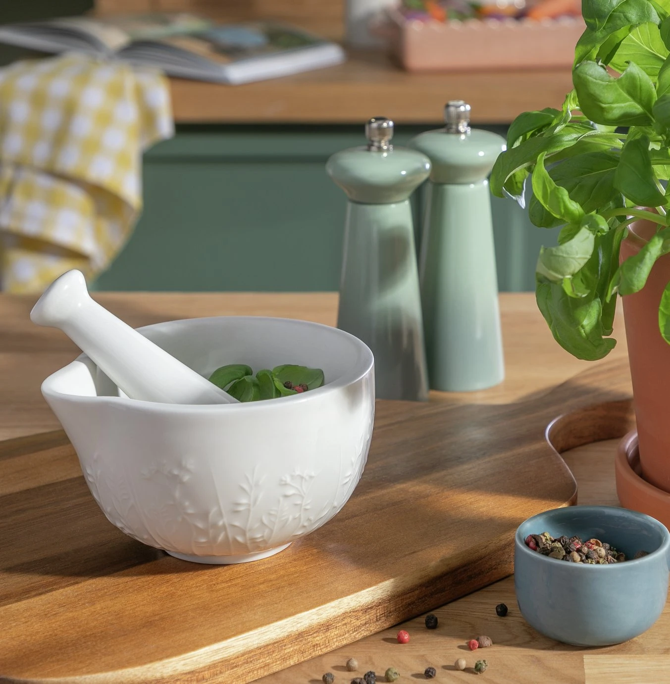 Habitat Herbalist Pestle And Mortar - White 4 Habitat Herbalist Pestle And Mortar - White - Image 2