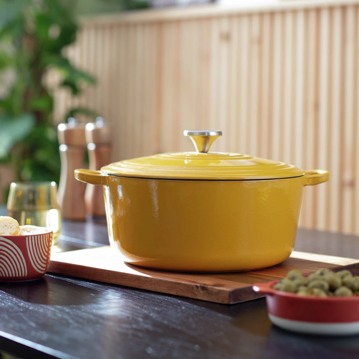 Habitat Global 5.3 Litre Cast Iron Casserole Dish - Yellow 8 Habitat Global 5.3 Litre Cast Iron Casserole Dish - Yellow - Image 6