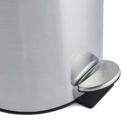 Habitat 30 Litre Domed Pedal Bin - Silver -Habitat 9210987 R Z003A