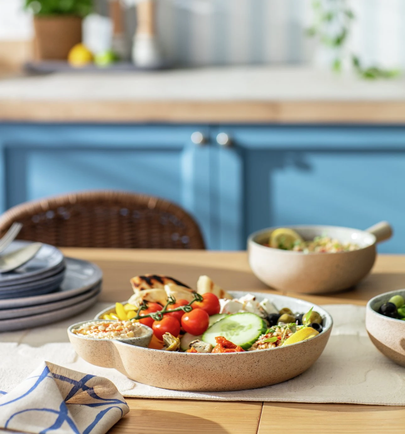 Habitat Mediterranean Stoneware Serve Bowl - Natural 4 Habitat Mediterranean Stoneware Serve Bowl - Natural - Image 2