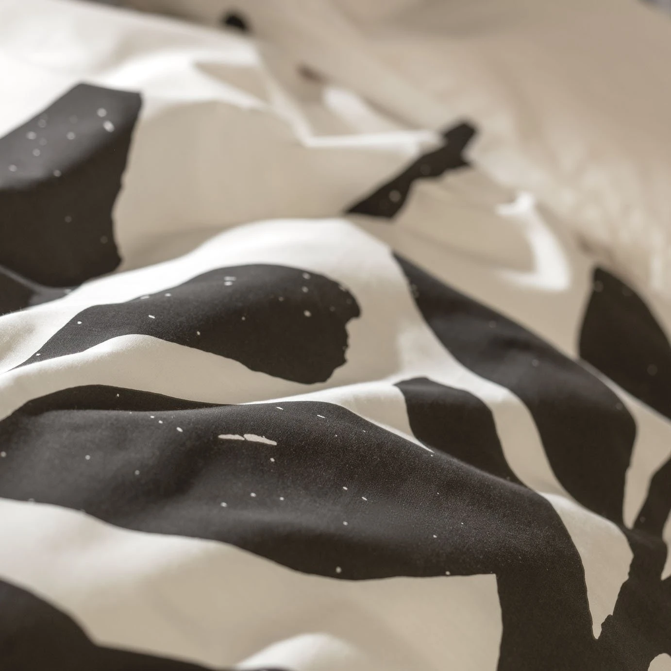 Habitat Cotton Floral Black & White Bedding Set - Double 8 Habitat Cotton Floral Black & White Bedding Set - Double - Image 6