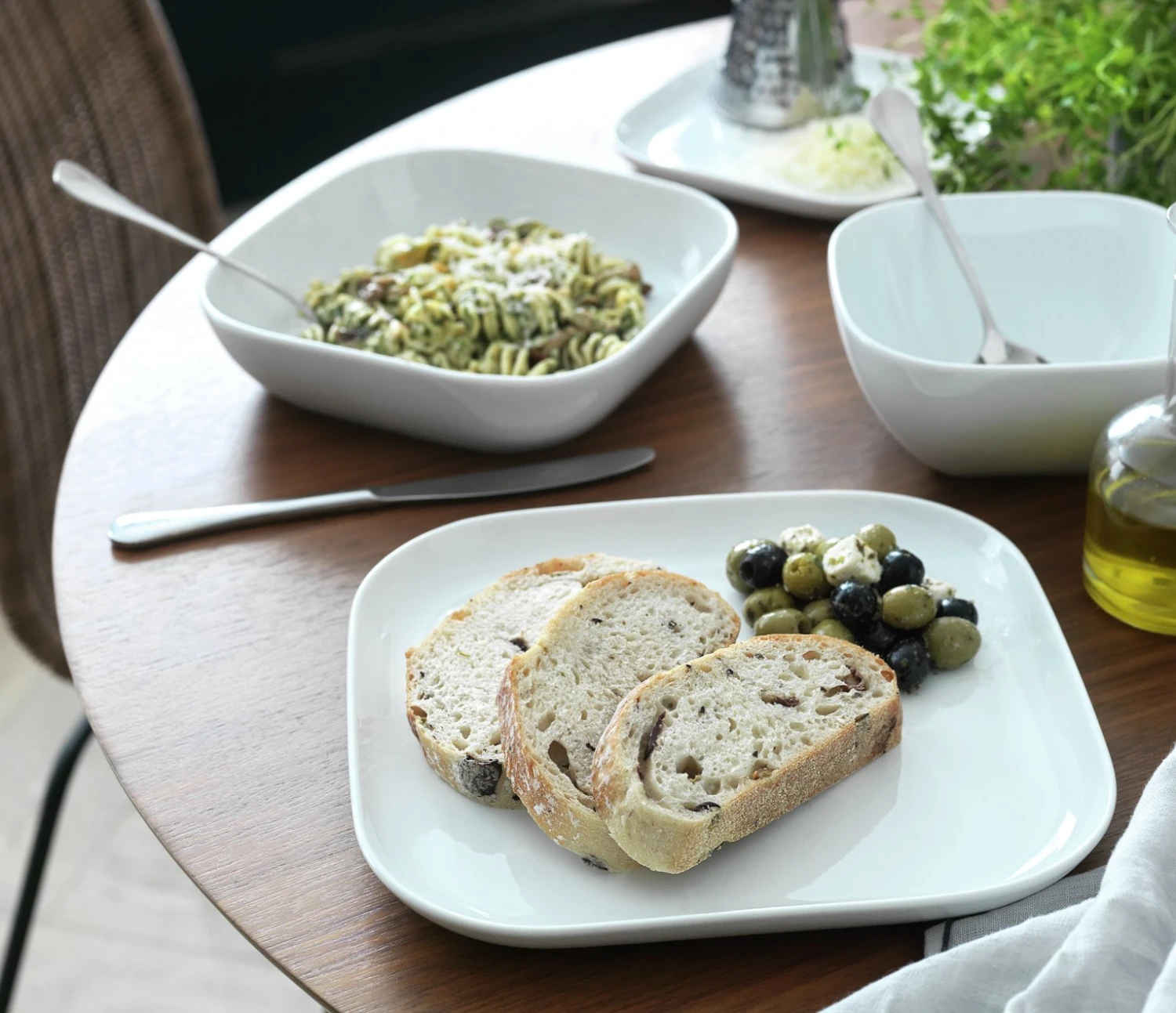 Habitat Riko Square 12 Piece Dinner Set - White 4 Habitat Riko Square 12 Piece Dinner Set - White - Image 2