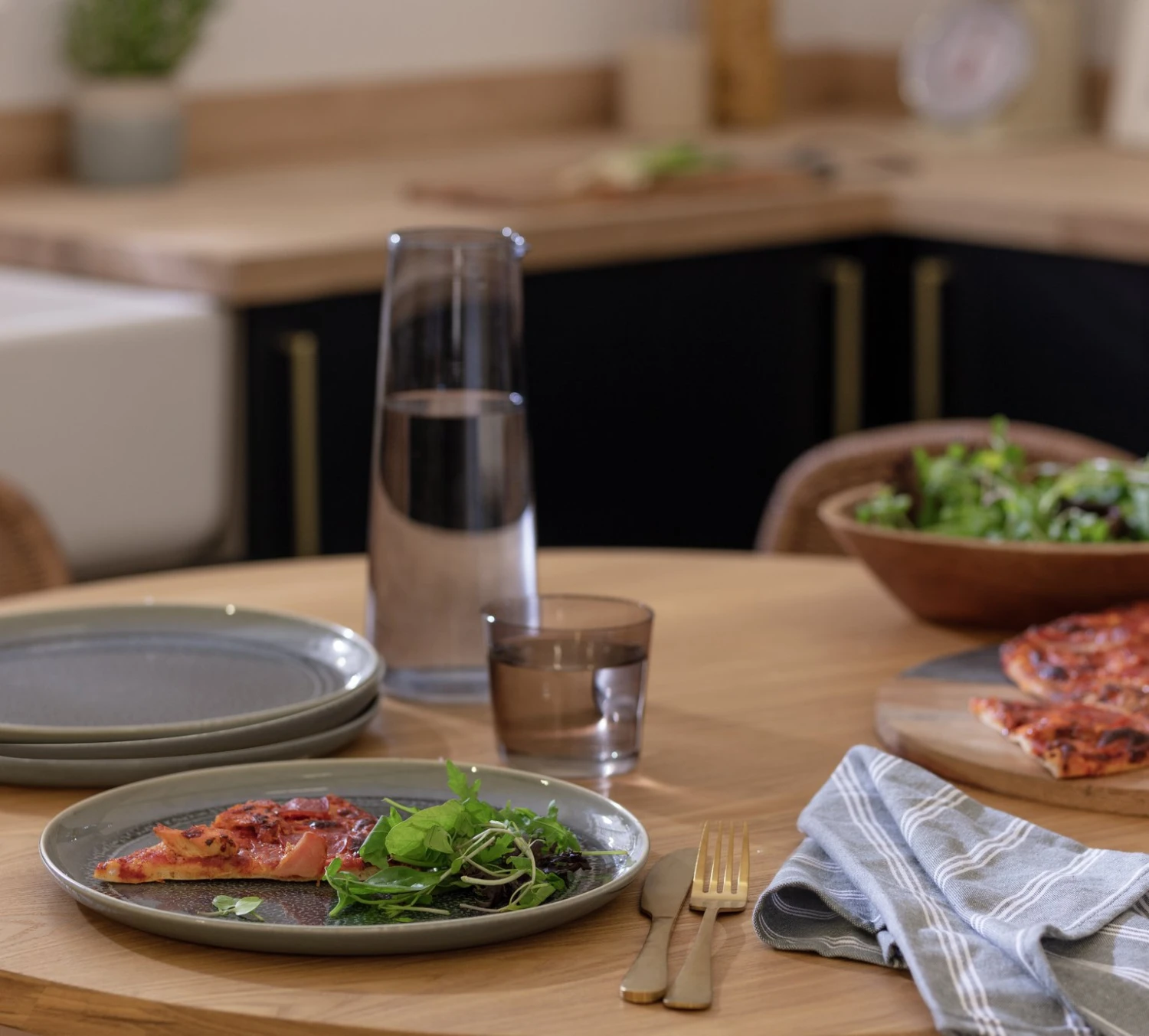 Habitat Evora 4 Piece Stoneware Dinner Plate - Green 4 Habitat Evora 4 Piece Stoneware Dinner Plate - Green - Image 2