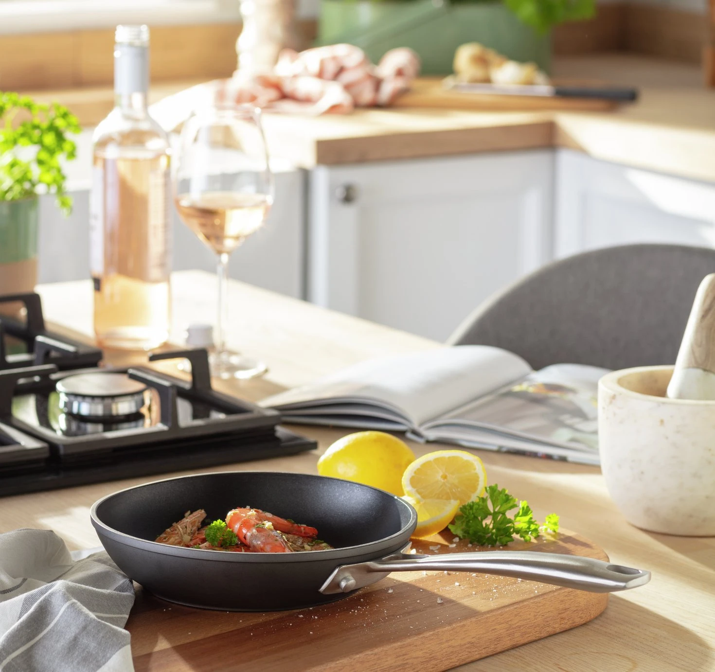 Habitat 20cm Hard Anodised Aluminium Frying Pan 4 Habitat 20cm Hard Anodised Aluminium Frying Pan - Image 2