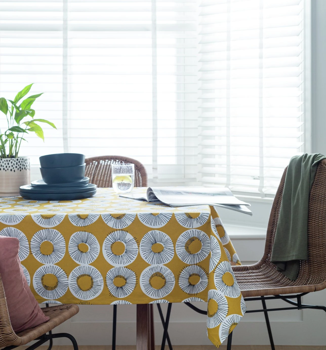 Habitat Evelyn Wipe Clean Tablecloth - Multicoloured 4 Habitat Evelyn Wipe Clean Tablecloth - Multicoloured - Image 2